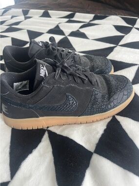 Nike Big Low LUX Black
Gum Sole Sneakers 10.5